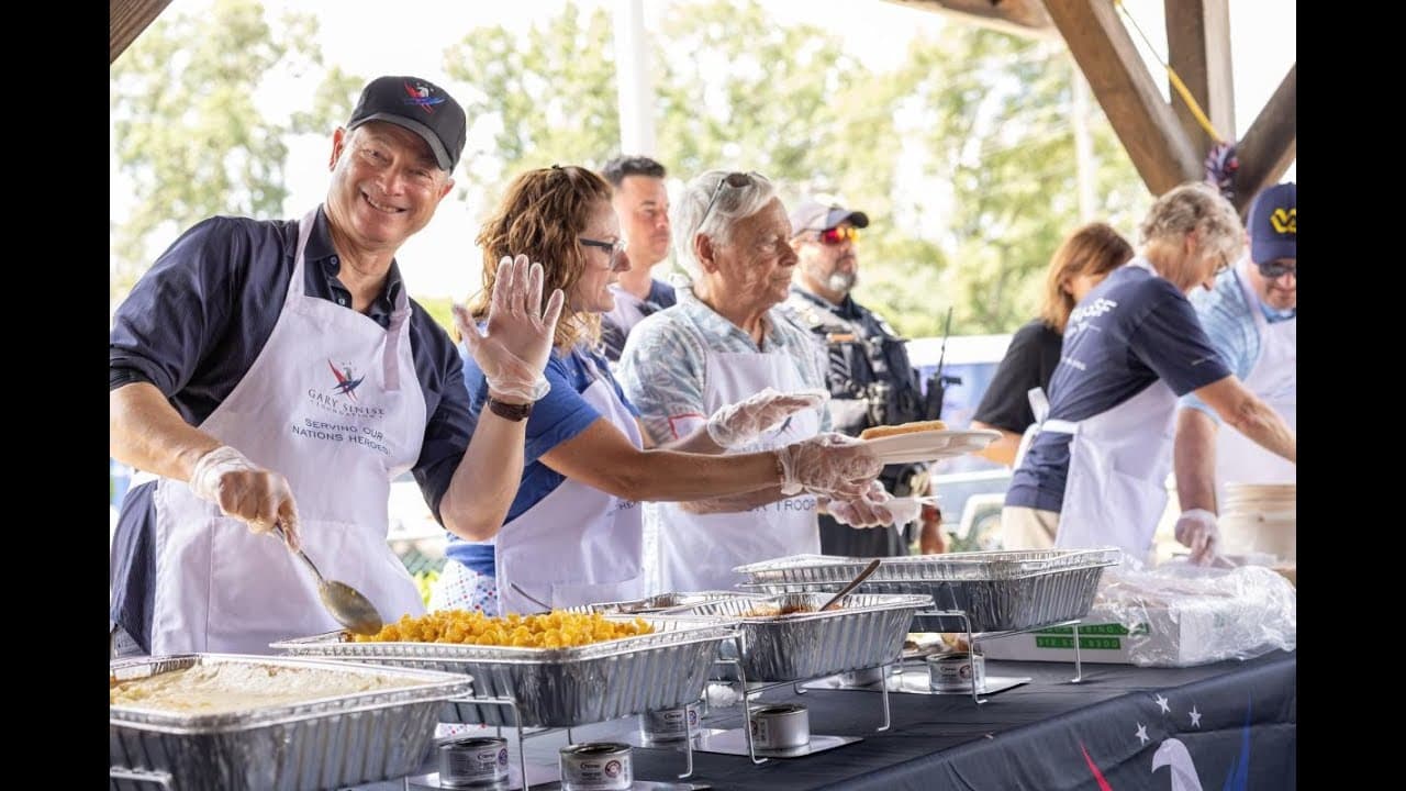 Gary Sinise Serves 1 Millionth Serving Heroes Meal at Edward Hines, Jr VA Hospital